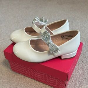 Kelly & Katie White Dress Shoes with Rhinestone Bow Easter